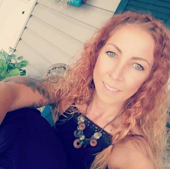 Meet your Posher, Crystal - Picture 4 of 4